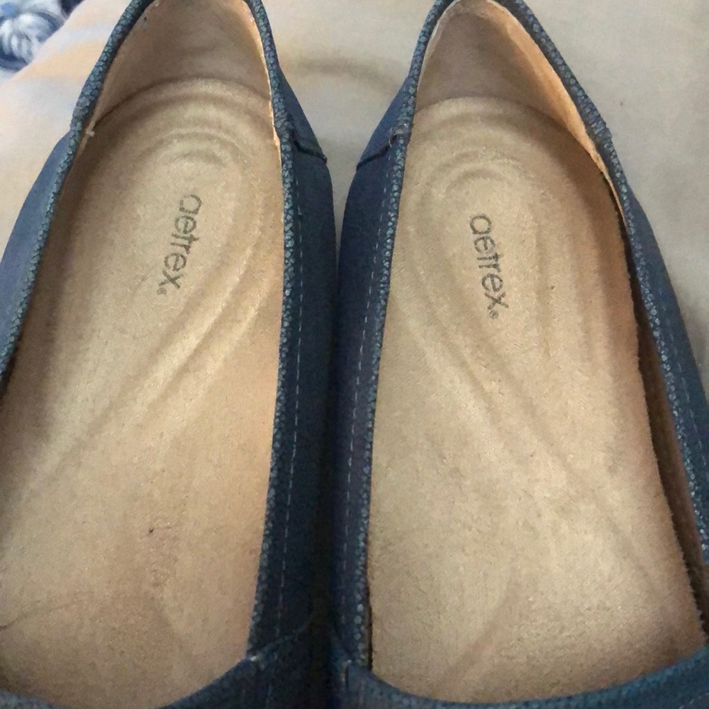 Aetrex Kylie Slip-on Shoes - Picture 2 of 5